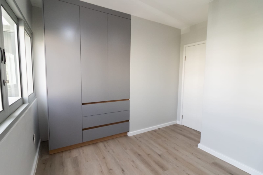 3 Bedroom Property for Sale in Sea Point Western Cape